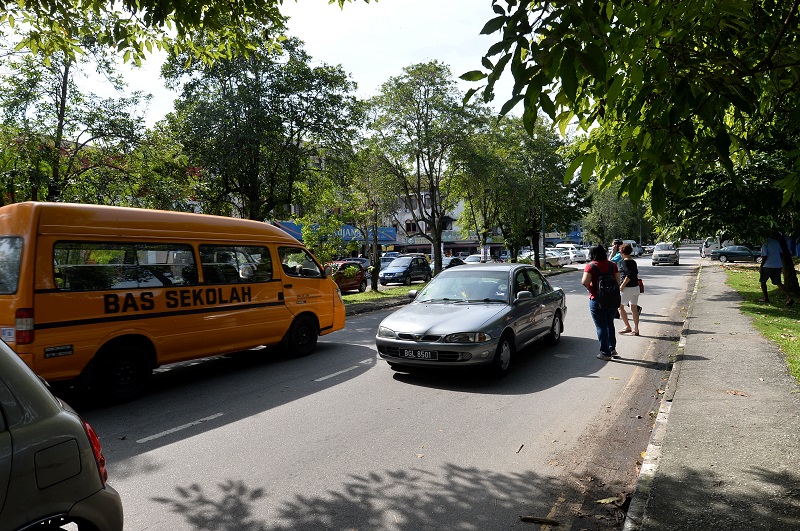 The residential roads in Pandan Perdana are always congested as there are only two lanes, which has worsened with several building projects taking place.