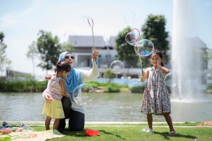 Broad smiles and happy expression are a common sight at Bandar Rimbayu.