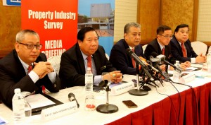 FD Iskandar (middle) and Rehda vice president Datuk Wan Hashimi Albakri W.A.A. Jaffri, patron of Rehda Malaysia Datuk Ng Seing Liong, Rehda deputy president Datuk Soam Heng Choon and Rehda Melaka president Datuk Anthony Cho Tian Han.