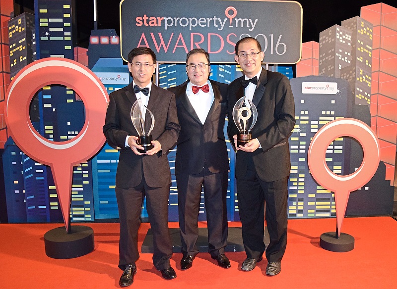(From left to right) Paramount CEO Mr Jeffrey Chew, Paramount chairman and executive director Dato’ Teo Chiang Quan and Paramount Property CEO Mr Beh Chun Chong.