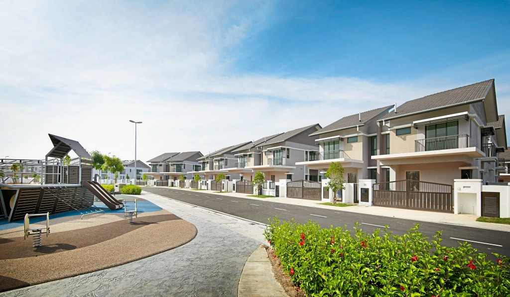 Periwinkle neighbourhood with generous space.