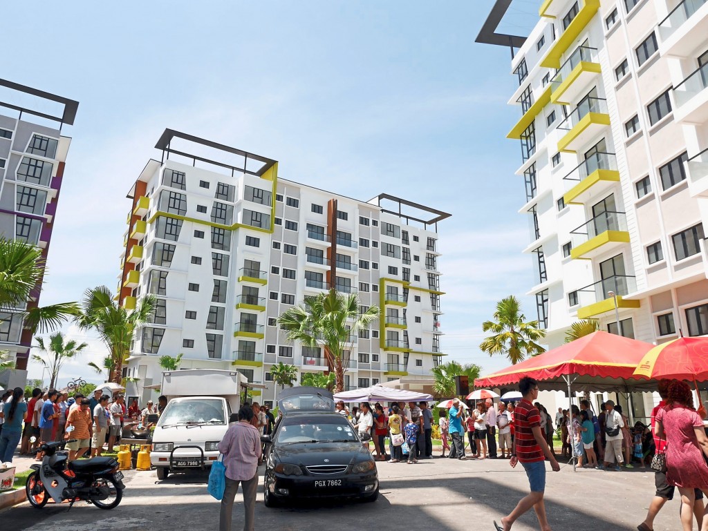 ipapartyyy040916 2... Team Keris Bhd's 25th anniversary celebration party was held at the Treetops Residence project site off Jalan Sultan Nazrin Shah on Sept 4.