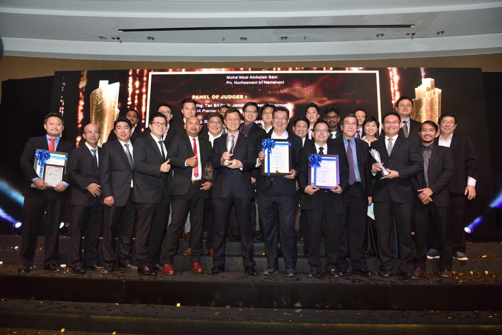 Team Setia and its consultants at the Malaysia Construction Industry Excellence Award (MCIEA) 2016 organised by the Construction Industry Development Board (CIDB).