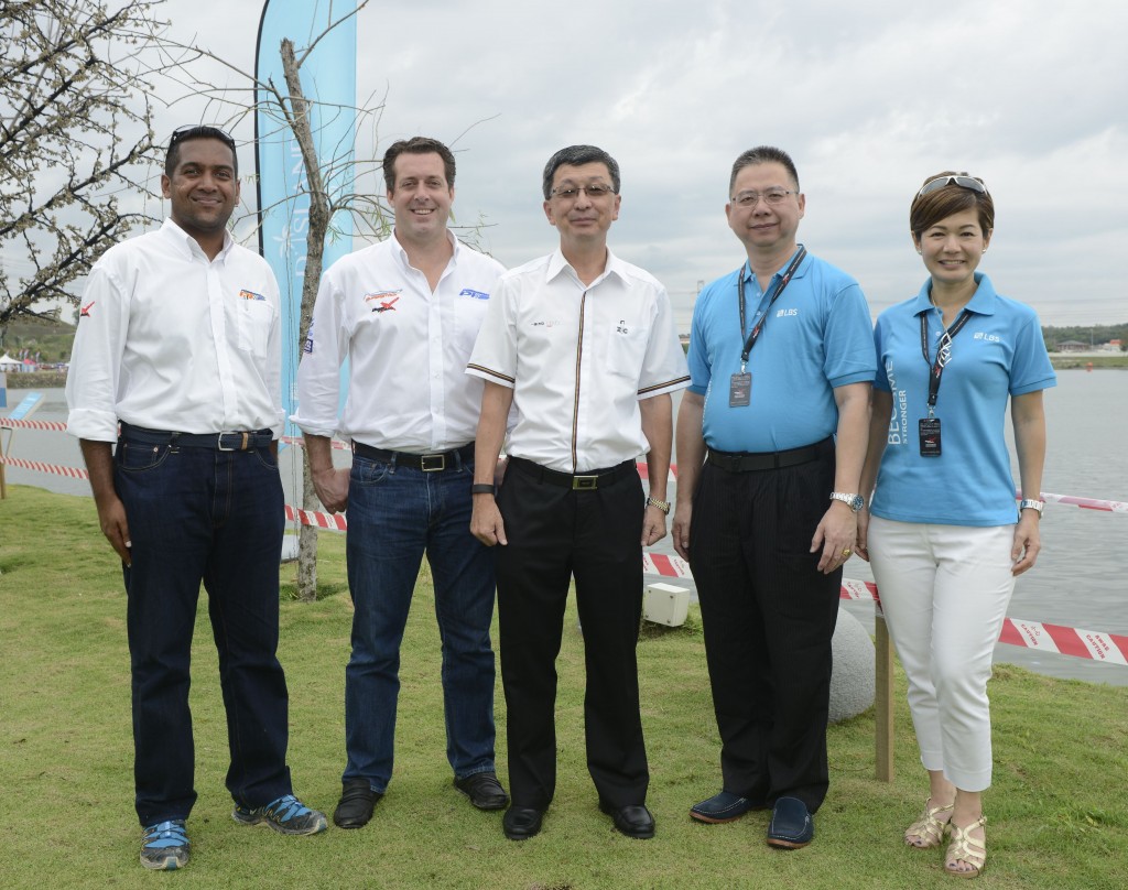 Developing Malaysia’s potential as a global maritime player by uniting the marine motorsports community. (from left) P1 Marine Motorsports CEO, Encik Shafique Iqbal; Powerboat P1 Management Ltd CEO, Mr James Durbin; LBS Bina Group Berhad Group Managing Director, Tan Sri Lim Hock San; and Executive Directors, Dato’ Alan Chia, and Dato’ Cynthia Lim, at the inaugural P1 AquaX Malaysia Series Grand Finals in D’ Island Residence, Puchong.