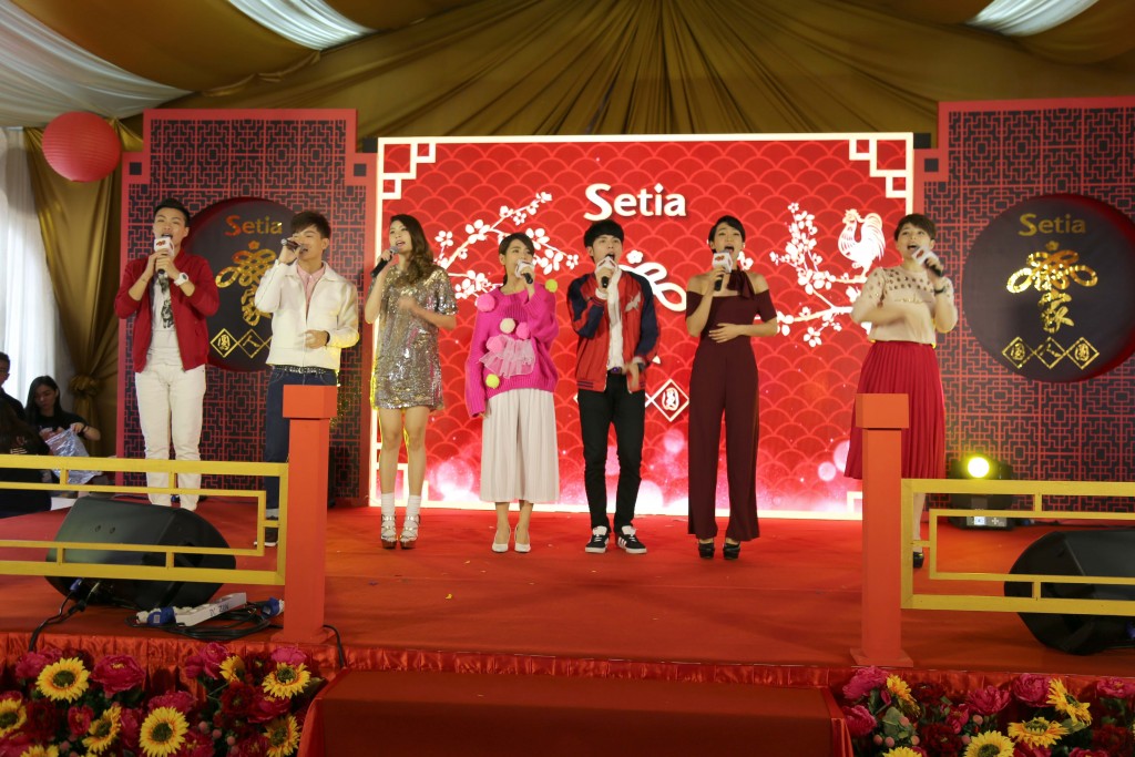 All Astro artistes performing on stage as the grand finale of the event in Penang.