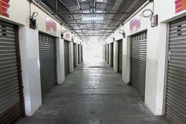 The lots on the first floor of Block B are vacant and there are plans to relocate the traders from Block C to this space