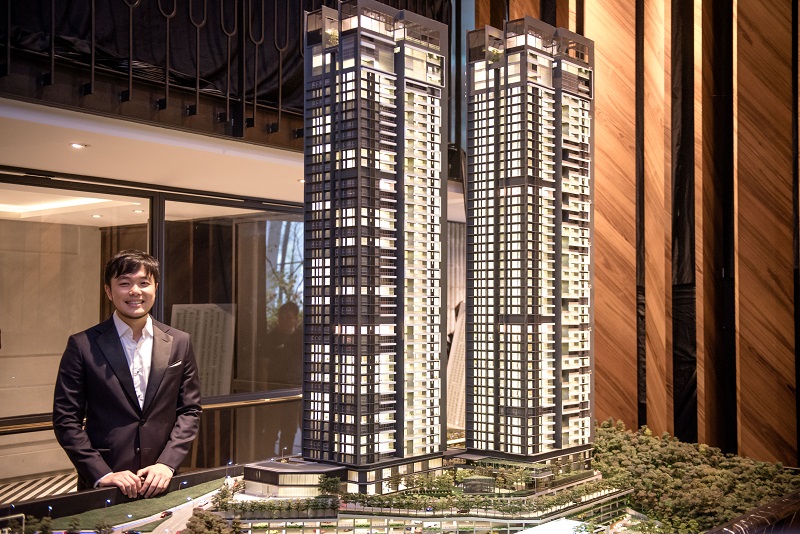 Mr Goh Soo Sing, Managing Director, Bon Estates Sdn Bhd with model of The Estate.