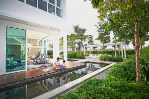 With a single-point entry for security and a cool enclave shielded by trees, this resort-style residential development presents itself as a welcome retreat for residents.