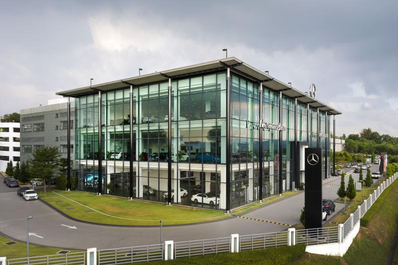 Hap Seng Star Mercedes-Benz Autohaus’ most prominent feature is the showroom’s glass facade.