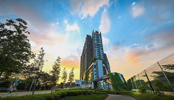 A panoramic view of UNIV360 Place.