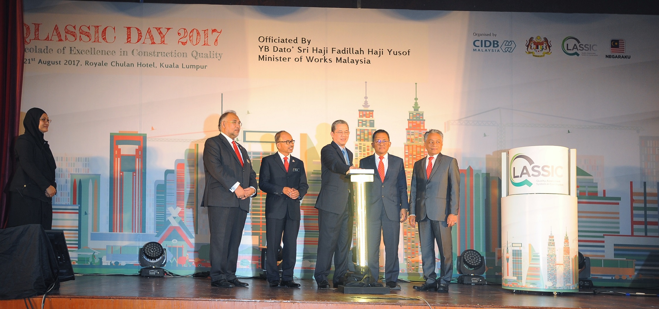 Minister of Works Malaysia Datuk Seri Haji Fadillah Haji Yusof, at the QLASSIC Day 2017 officiating ceremony.