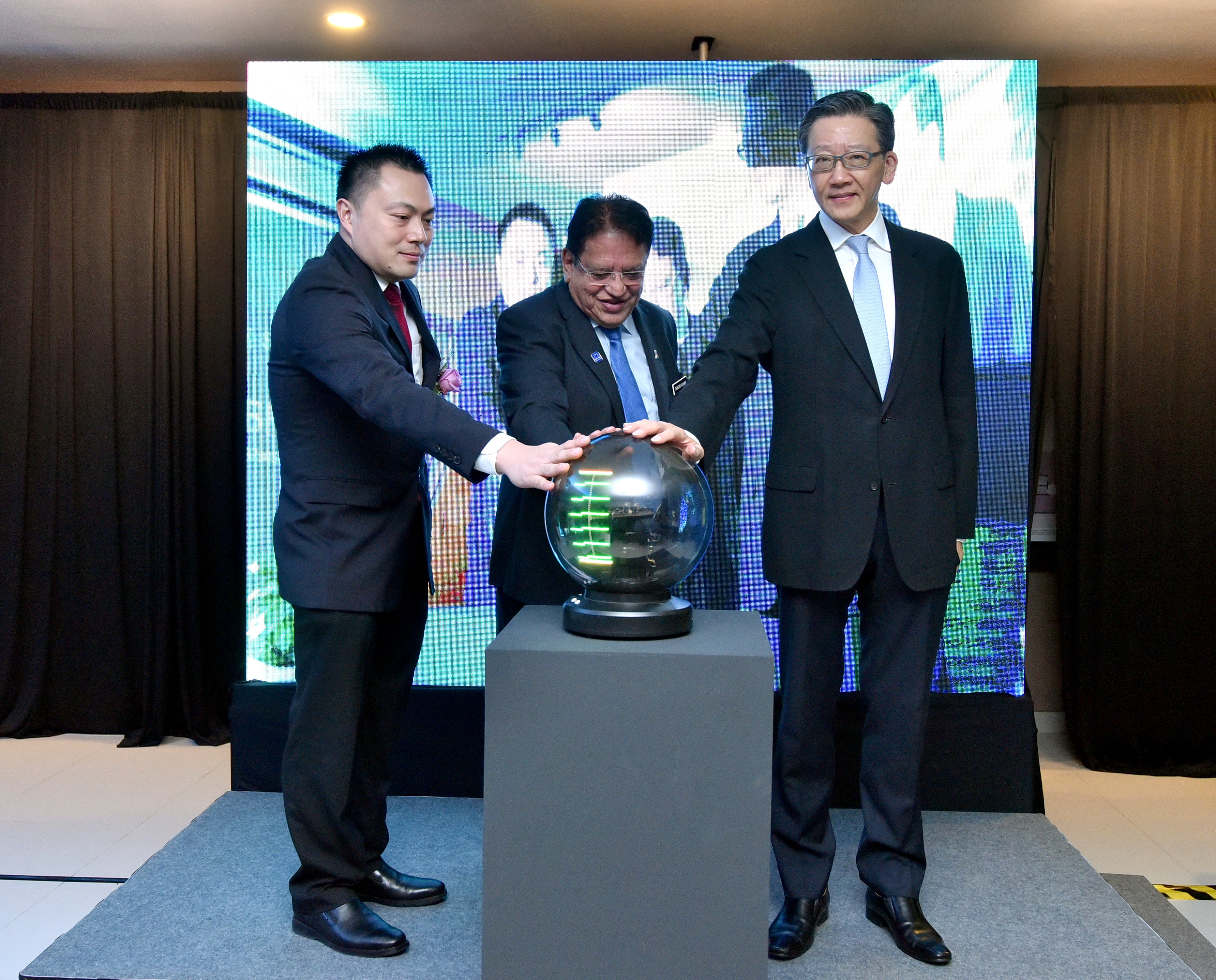 Group executive director of Fajarbaru Builder Group Bhd Eric Kuan Khian Leng, Minister of Federal Territories Datuk Seri Utama Tengku Adnan Tengku Mansor, chairman of Fajarbaru Builder Group Bhd Datuk Ir. Low Keng Kok during the launch of Rica Residence