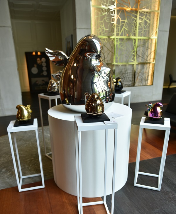 ‘Wish to Fly’ is a series of stainless steel and bronze sculptures by Taiwanese artist, Liao Ying Hsi.