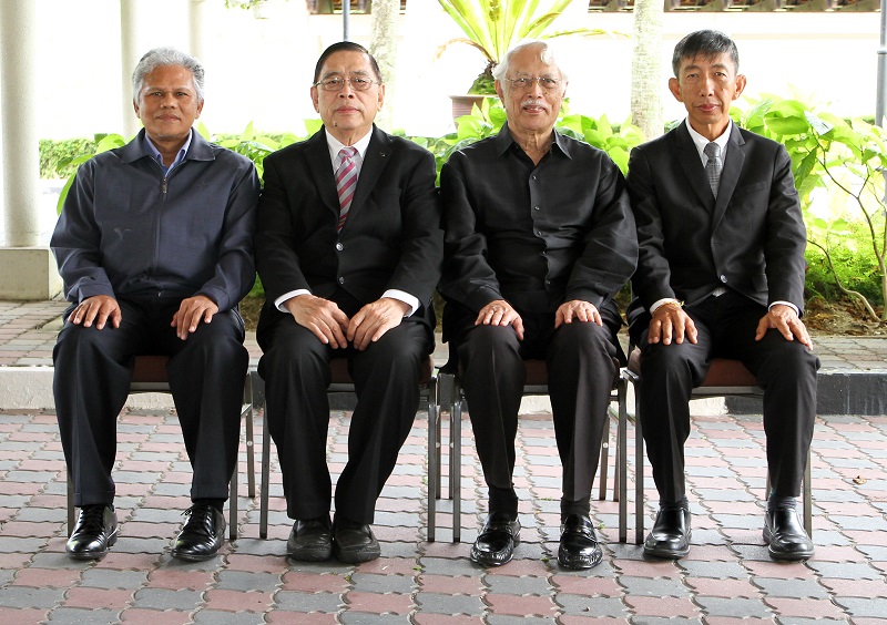 Independent Judges (from left) Datuk Hj Ismail Md Salleh, Datuk Dr Soh Chai Hock, Tan Sri Kamarul Ariffin Mohamed Yassin and Datuk Yeo Heng Hau.