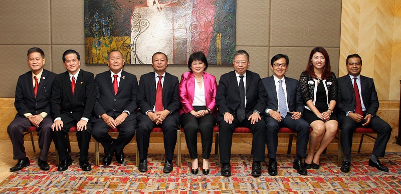 Organising Committee (from left) Teh Teik Bin, Dr Yu Kee Su, Yeow Thit Sang, YM Tengku Datuk Ab. Aziz Tengku Mahmud, Datuk Dr Jennifer Low, Geh Thuan Peng, Datuk Koe Peng Kang, Sally Ng and Firdaus Musa.
