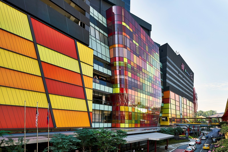 Inspired by the sundrop diamond, Sunway Putra Mall’s colourful facade rejuvenates its surrounding.