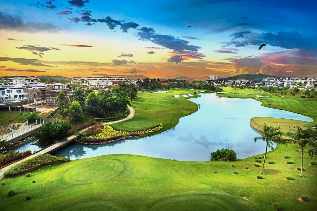 The 200-acre 18-hole par 72 championship golf course, designed by the renowned Ross Watson, offers residents a unique lifestyle within this community.