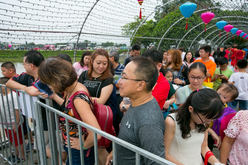 Members of the Setia Alam community enjoying the festivities at the Chinese New Year celebration 