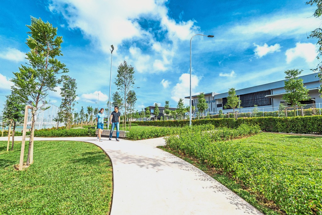 The i-Park features a recreational park with sports facilities and an amphitheatre for workers to maintain a healthy lifestyle.