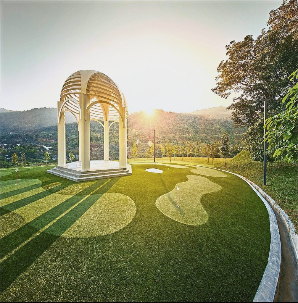 The gazebo and putting greens at Eco Terraces' vast open green space, named The Lawn, that was completed around Chinese New Year 2016. (Apr 6, 2016)