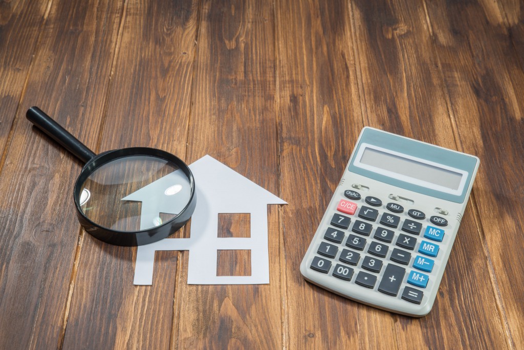 buy house Mortgage calculations,  calculator with Magnifier