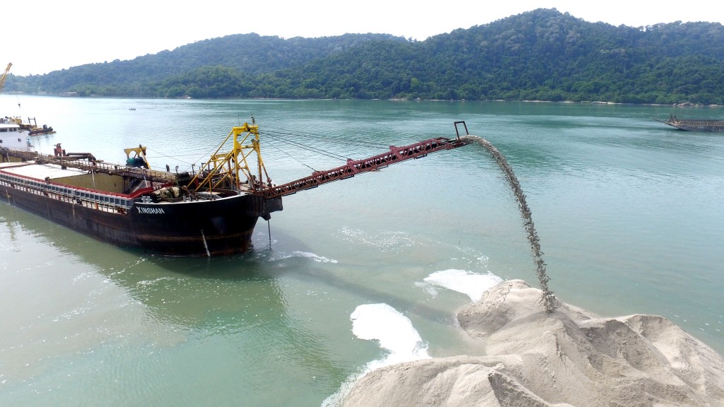 General view of the reclaimation land nearby Queensbay Mall, Penang on 24th June 2016. Drone pic courtesy of Se Vena Networks Sdn Bhd.// 24 JUNE 2016