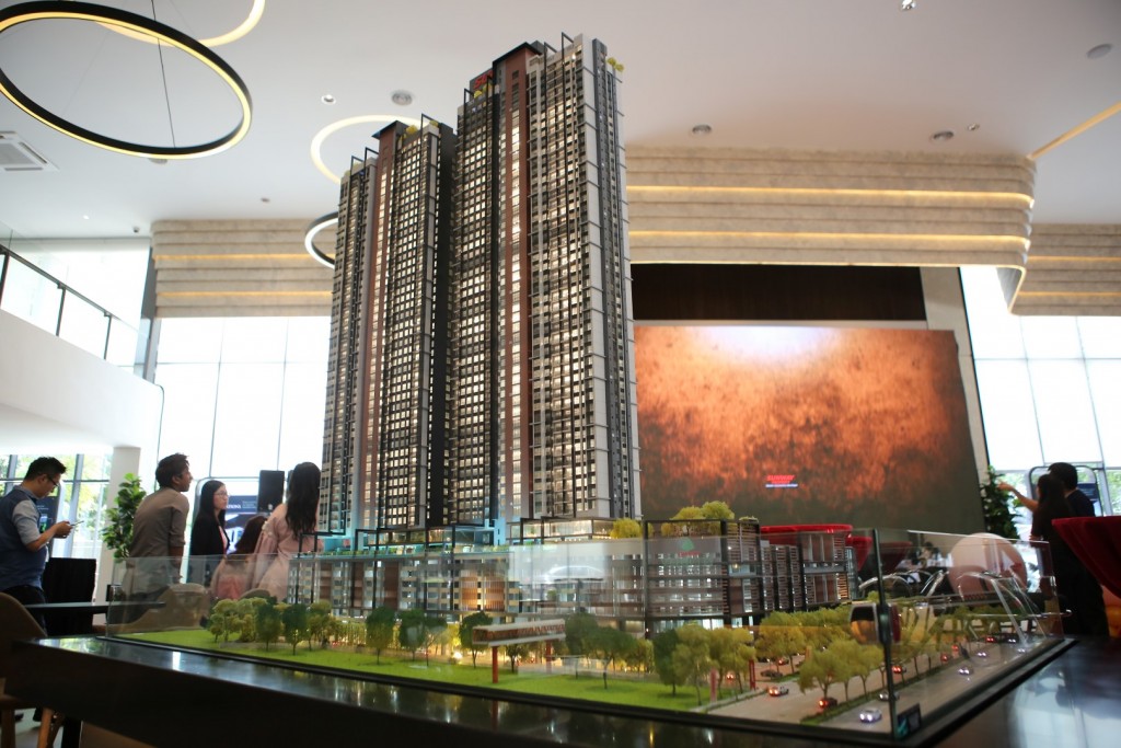 双威今年的重头新盘，包括这栋位于吉隆坡蕉赖的Sunway Velocity TWO公寓和办公大厦，能够直接透过行人天桥连贯双威伟乐城购物商场（Sunway Velocity）。