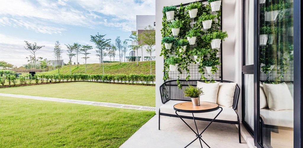 A serene backyard at Citrine Lakehomes