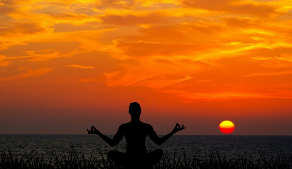 meditating-sunset-meditation-yoga-nature-peace-1436281-pxhere.com_1