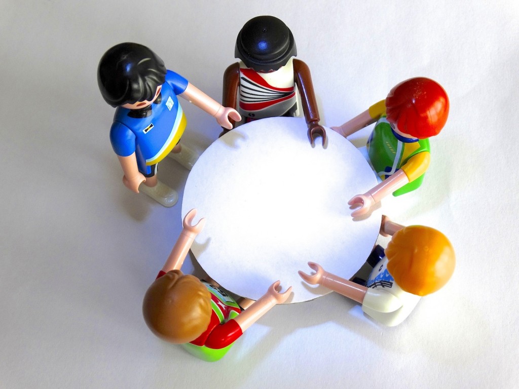 table-group-toy-conversation-talk-playmobil-935850-pxhere.com