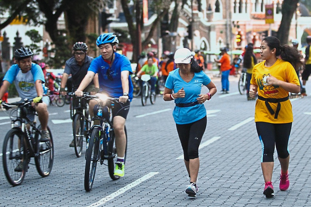 Individuals of varying ages, races and families of different forms came together for a celebration of diversity, getting to know their community, and just a little bit of fun on the deserted streets at the first Kuala Lumpur Car Free Morning for the year.