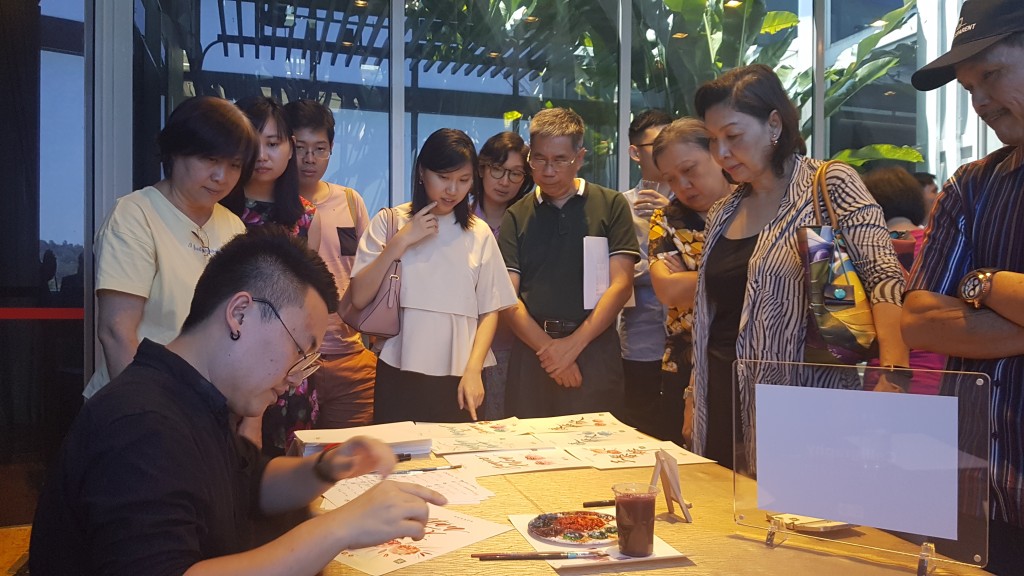 Guests were given personalised modern calligraphy cards by Master Lewind.