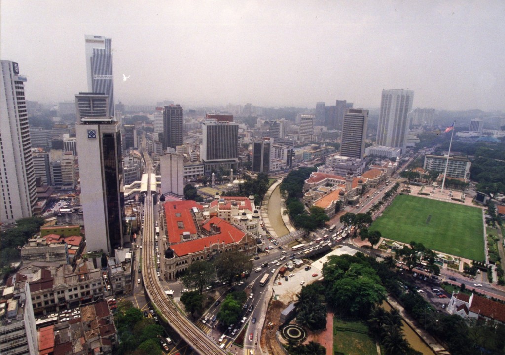 An aerial view of the intersection between Jalan Raja and Jalan Tun Perak, circa 1996.