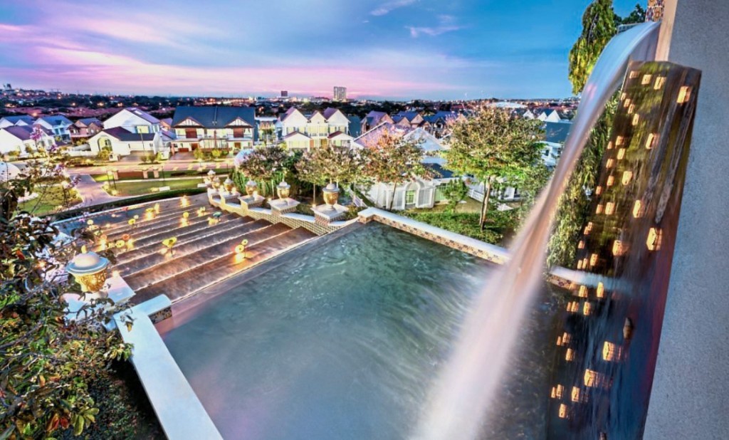 Parks, lakes and lush greenery comprise 20% of the built-up area in Setia Eco Park located in Setia Alam.