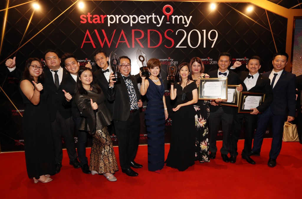 LBS Bina Group Bhd executive director Datuk Cynthia Lim (centre) and the team showing off their six awards.