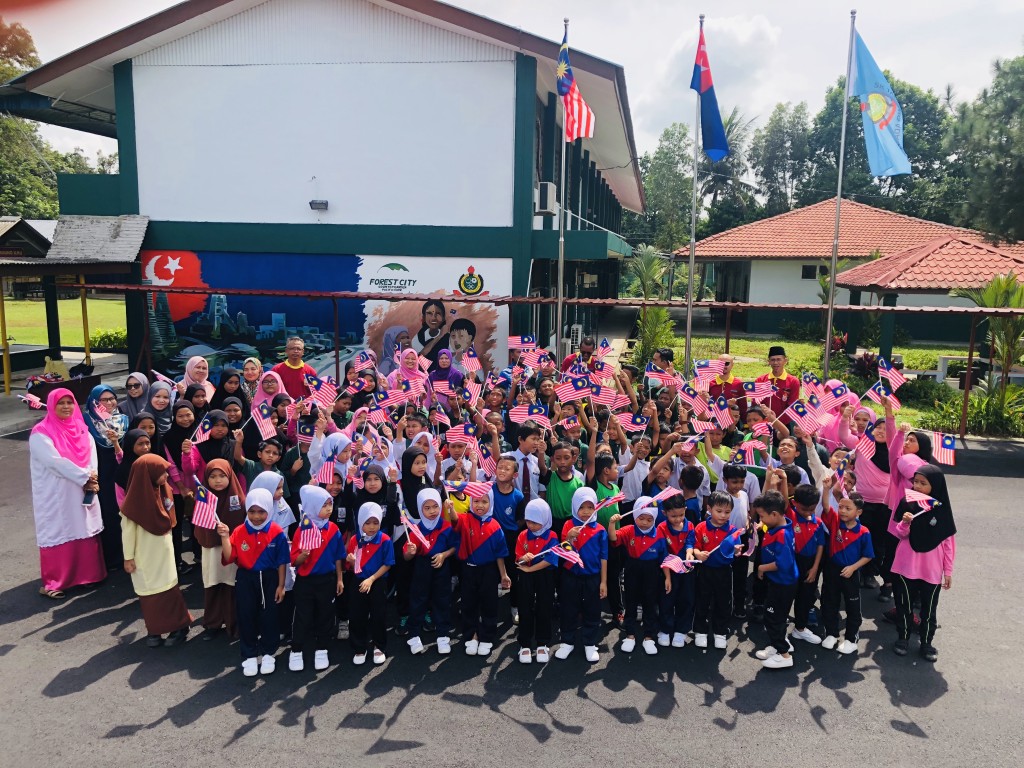Students gathered to celebrate SK Tanjong Adang Revitalisation