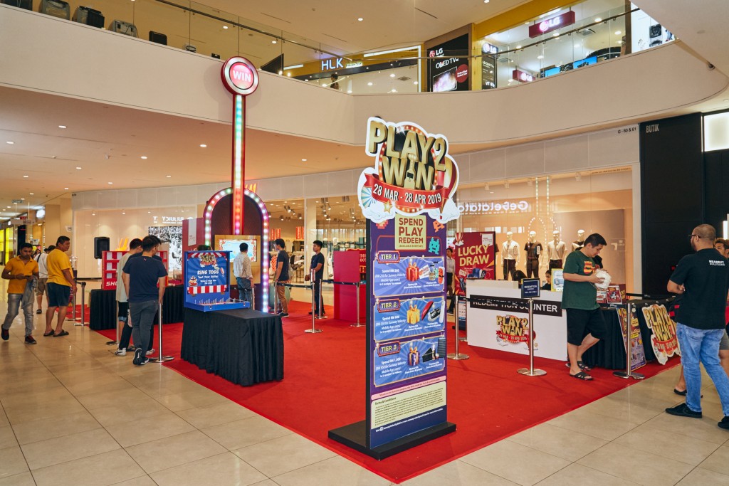  Play 2 Win Carnival is happening in front of Rakuzen, Sunway Velocity Mall