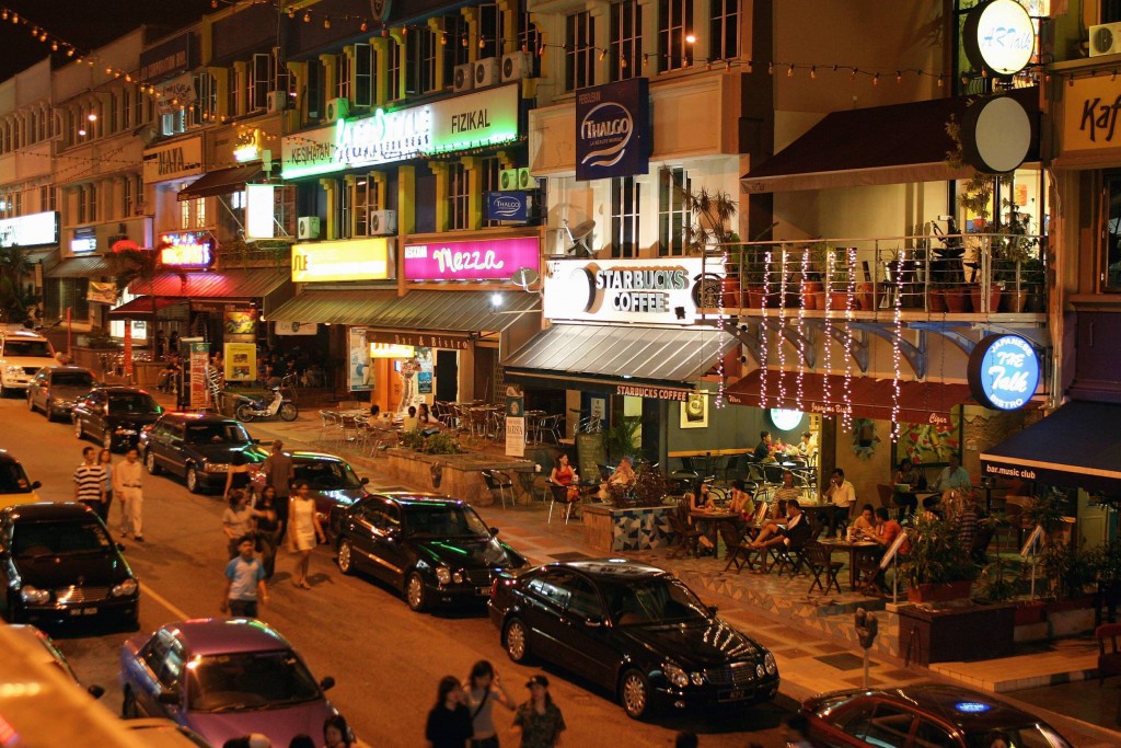 The night life in Bangsar is popular among the younger crowd and expatriates.  20051112   StarMetro Central   Pg2 - Razeef Outsidethetriangle Pix without caption. 20060405   Rage   Pg7. - Amir EMBRACING ARA Jalan Ara forms an embrace around the Jalan Telawi area. - Filepic 20091030  StarMetro Classifieds   Pg1 - Yusof