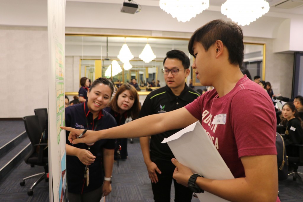 A potential homebuyer selecting a unit from Setia Eco Glades’ Reef of Tropic collection which was launched recently. 