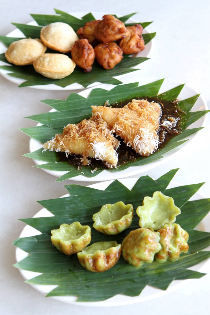Hidangan pencuci mulut seperti Tembosa, kuih bakar, lopes dan cekodok pisang sentiasa mendapa permintaan dari pelanggan.