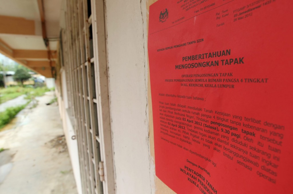 The red notice had asked all 34 residents whose homes have been reclaimed under the 1960 Land Acquisition act for redevelopment and City Hall to move out on April 3. Kg Kerinchi on residents being evicted by developer Suez Domain & Land Office