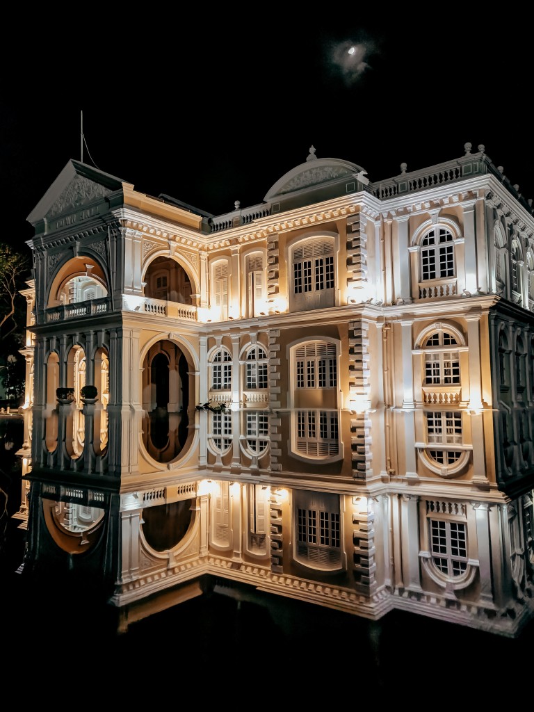 One of George Town's oldest buildings, the 19th century Town Hall. Photo by Amirul Amri on Unsplash.