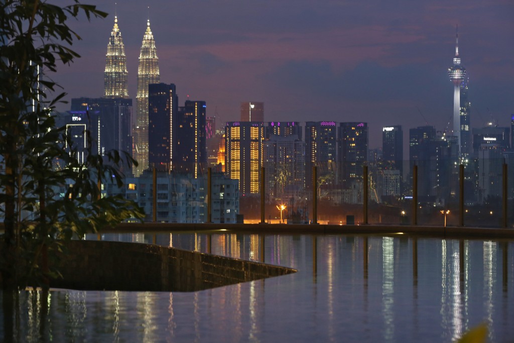 Infinity pool with Kuala Lumpur skyline - Skyworld Bennington Residences media tour @ SkyArena in Setapak, Gombak, Kuala Lumpur. IZZRAFIQ ALIAS / The Star. October 23, 2019.