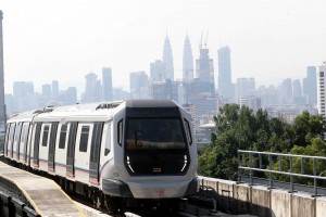 MRT train moving  toward Kajang from Kuala Lumpur City Centre on first day opeartion after the Prime Minister  launching MRT Sungai Buloh -Kajang lanetoday.. AZHAR MAHFOF/The Star.