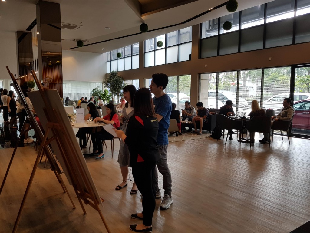 Lifestyle connoisseurs having a shucking good time at Greenfield Residence.