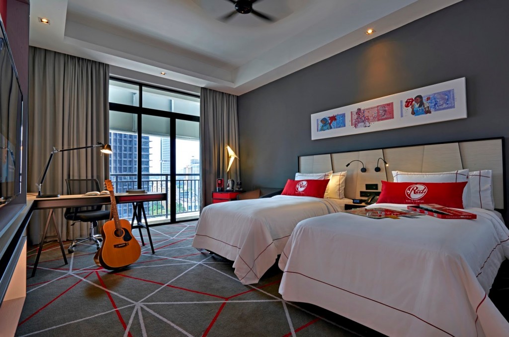 Snap a wefie as a couple at the Starling Mall StarProperty Fair for a chance to win romantic prizes.Image for illustration purposes only.