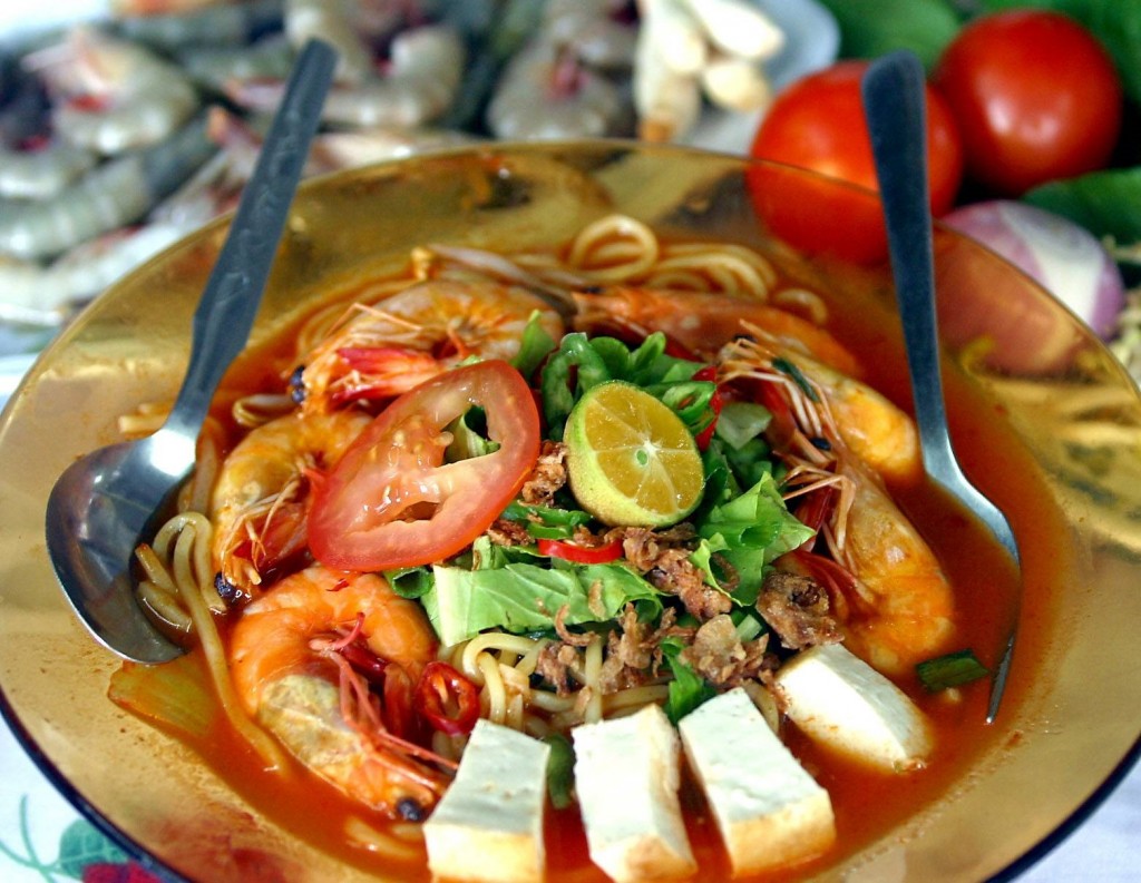 Five easy Malaysian meals mee udang prawn mee