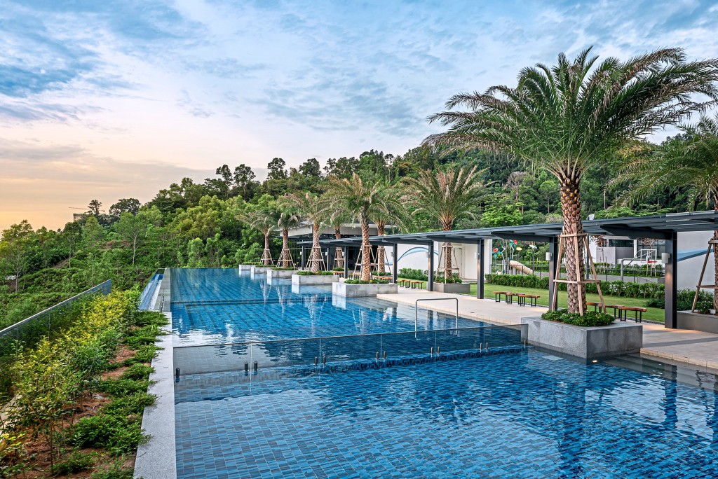 The Secoya Residences pool facilities is on a resort level.