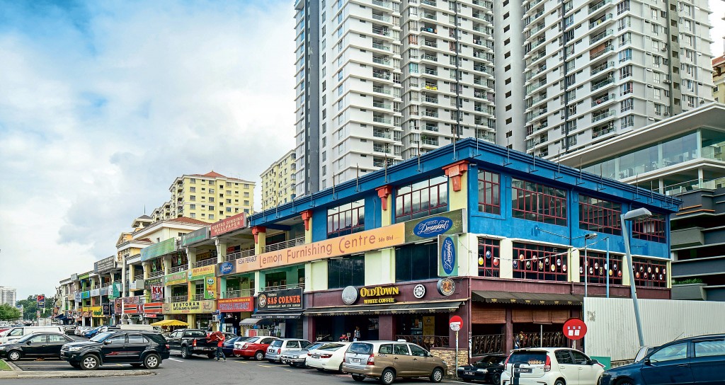 PV1, Platinum Hills.