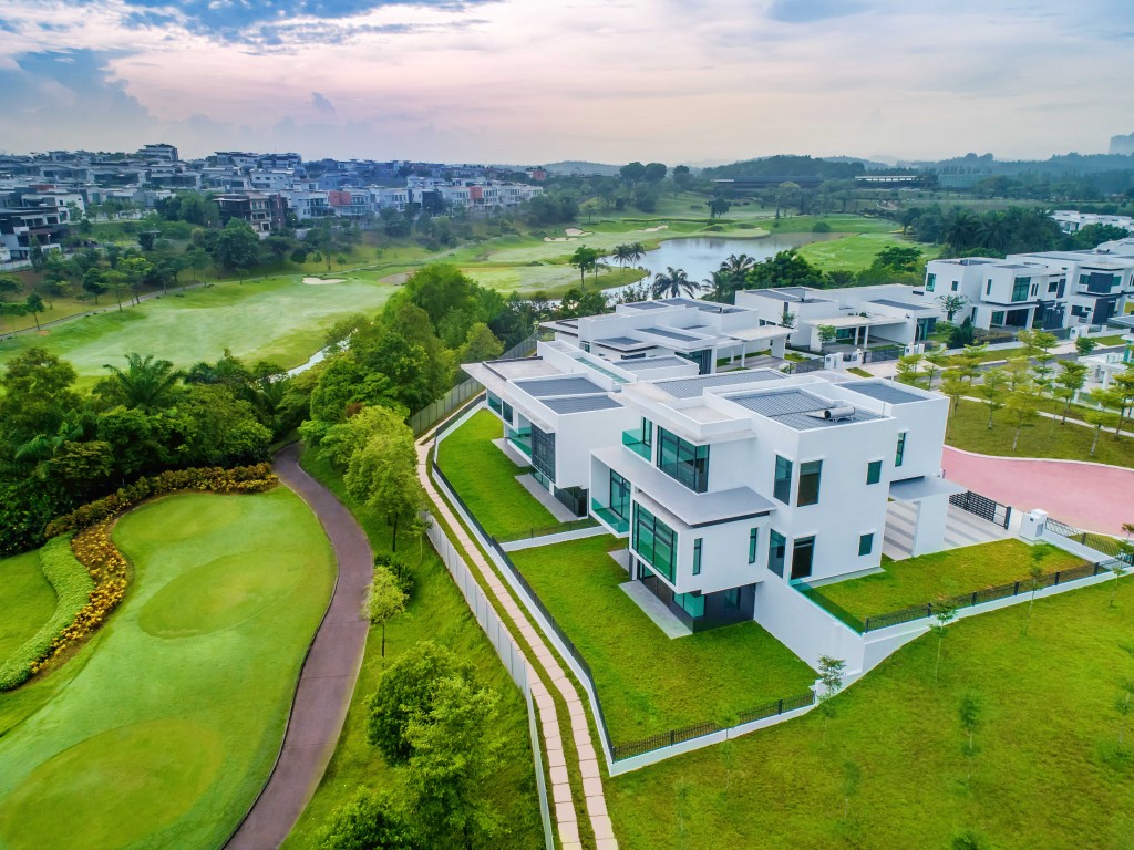 Homes at Horizon Hills are surrounded by lush greenery